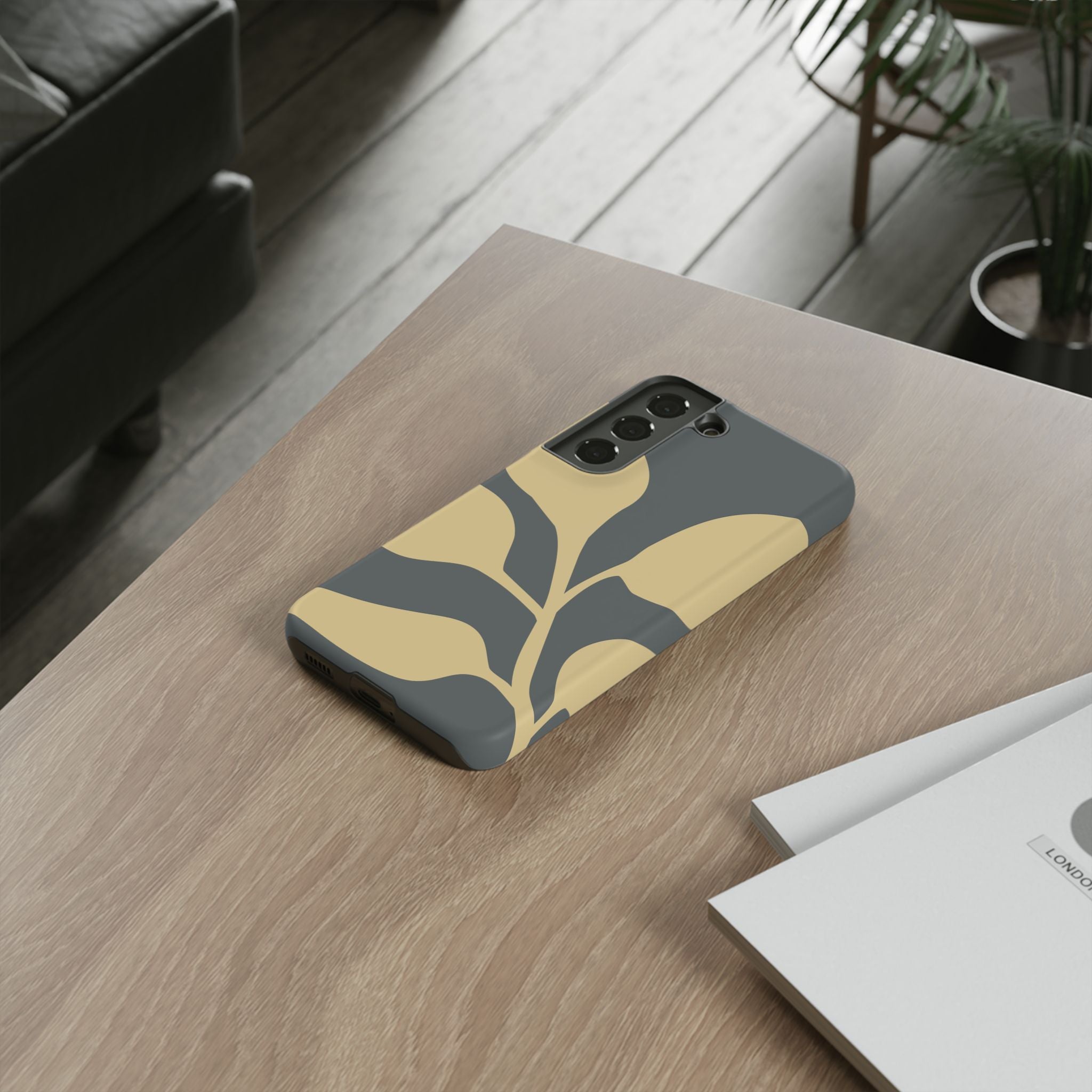 "lau" Phone Case