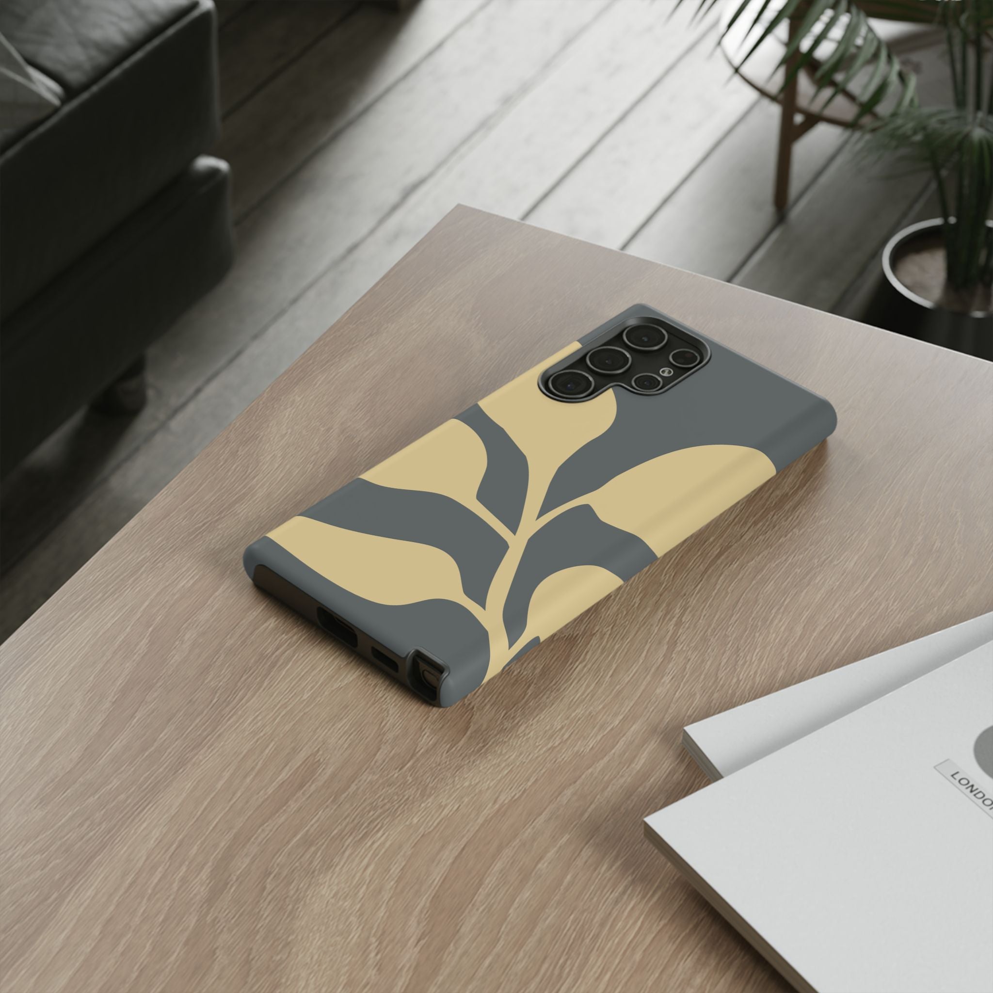 "lau" Phone Case